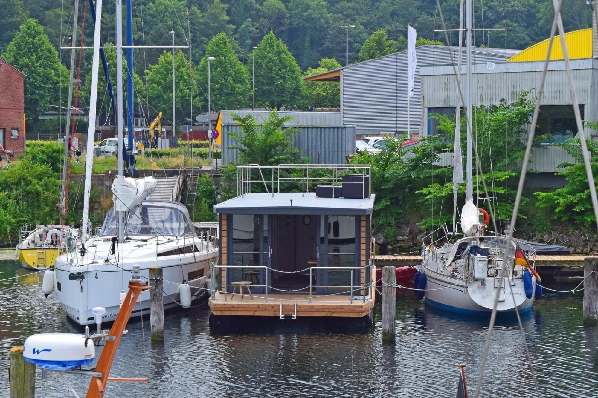 Отель Houseboat Leni Фленсбург Экстерьер фото